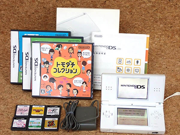 中古】任天堂 Nintendo DS Lite USG-001 クリスタルホワイト 本体 ACアダプタ付き ゲームソフト9本セット  JAN:4902370512946 / iPhone・スマホの中古販売 大阪梅田・本町｜ウルモバイル