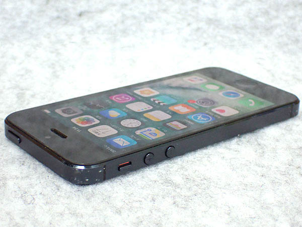 中古】au iPhone 5 16GB ブラック＆スレート ME039J/A 制限〇 一括購入 