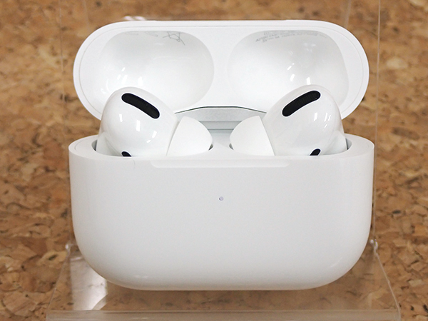 中古 美品】Apple AirPods Pro MagSafe対応 MLWK3J/A ノイズキャンセル