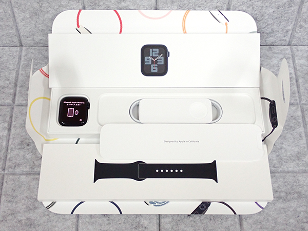 中古 美品】Apple Watch SE 第2世代 GPSモデル 44mm ミッドナイト