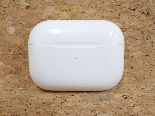 中古 良品】Apple 純正 AirPods Pro 第2世代 MQD83J/A 本体 付属完品 JAN:4549995361957 /  iPhone・スマホの中古販売 大阪梅田・本町｜ウルモバイル