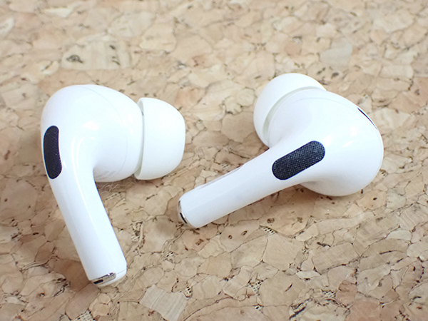 中古 良品】Apple 純正 AirPods Pro 第2世代 MQD83J/A 本体 付属完品 JAN:4549995361957 /  iPhone・スマホの中古販売 大阪梅田・本町｜ウルモバイル