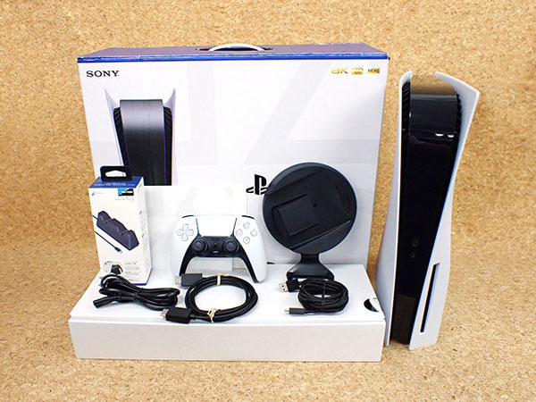 中古 良品】PlayStation 5 通常版 CFI-1200A01 ディスクドライブ搭載モデル 本体 PS5 SONY 充電スタンド付き  JAN:4948872415552 / iPhone・スマホの中古販売 大阪梅田・本町｜ウルモバイル